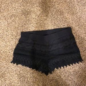 No boundries size xl 15/17 black crochet shorts